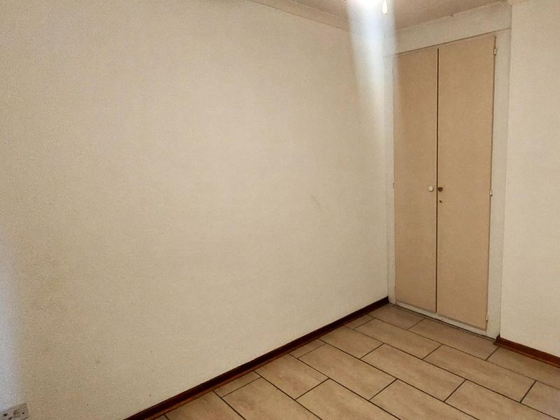 Beautiful 2 bedroom facebrick cluster - Photo 9