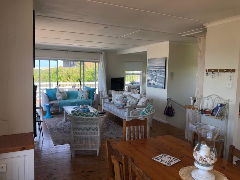 Furnished Coastal Retreat with Panoramic Ocean Views in Vermont - Photo 6