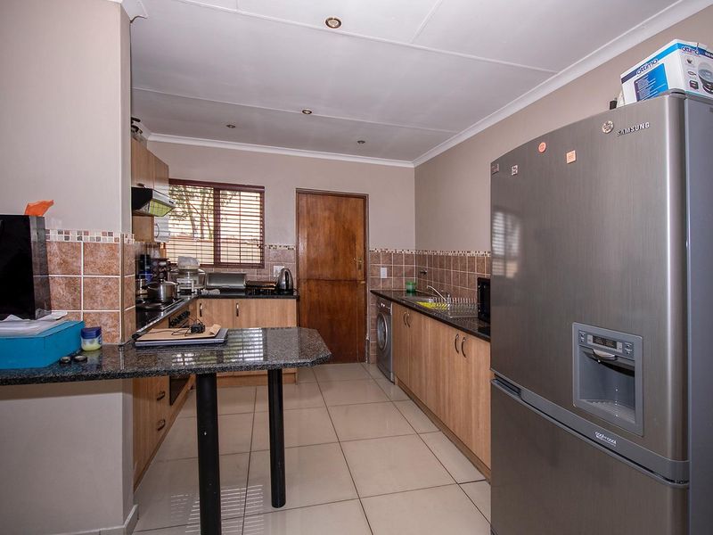 3 BEDROOM MEYERSIG ESTATE BARGAIN! - Photo 4