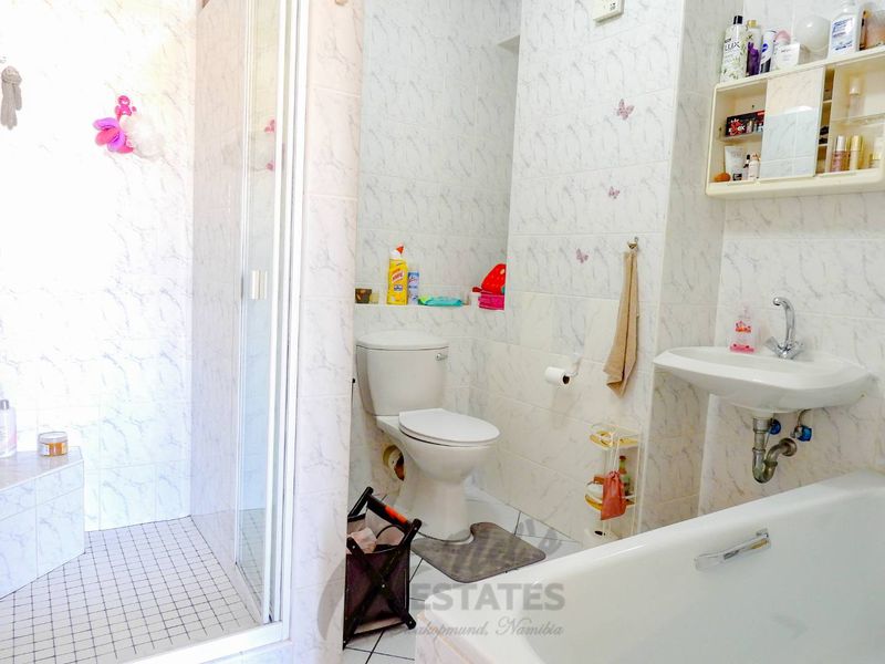 Spacious Duplex Apartment For Sale in Swakpmund Central - Photo 8