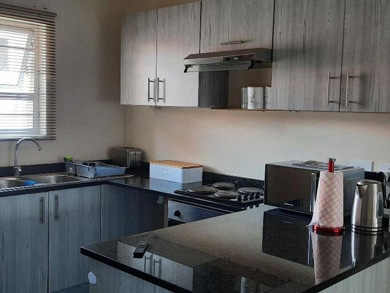 Ideal 2-bedroom Home for Families or Investors. - Photo 4