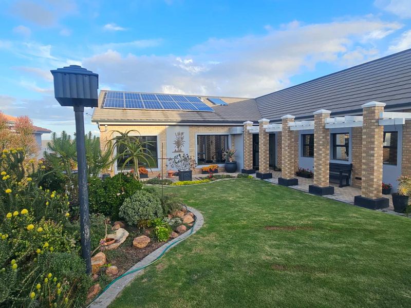 Elegant single-level home in prestigious Monte Christo Eco Estate - Photo 6