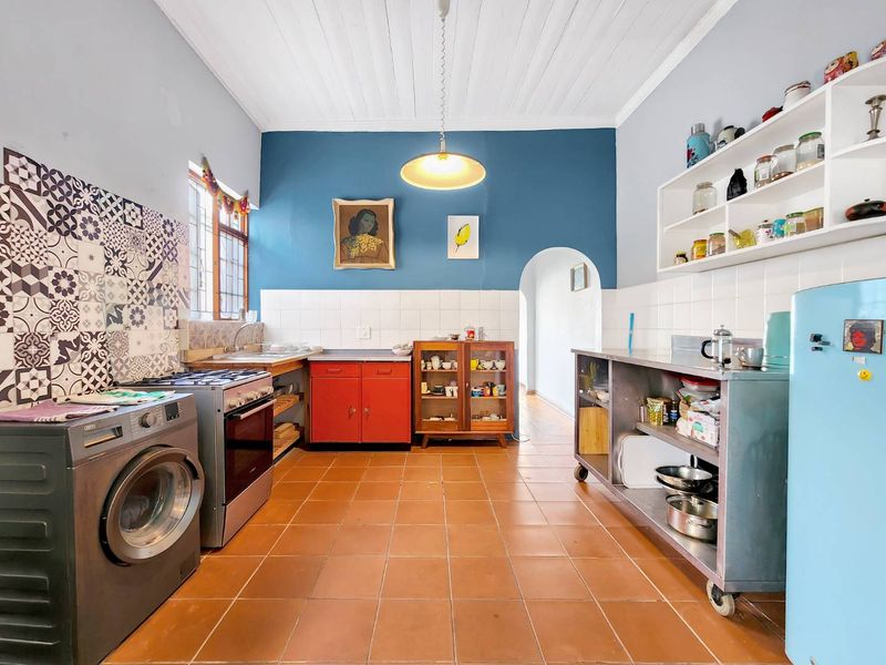 CHARMING OLD-WORLD SEMI-DETACHED COTTAGE WITH ENDLESS POTENTIAL - Photo 9