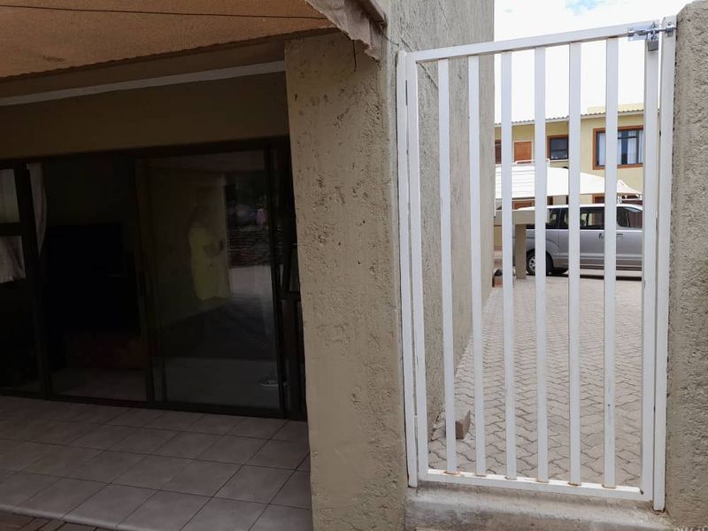 GROUND FLOOR 3 BEDROOM APARTMENT FOR SALE IN ELISENHEIM - Photo 3