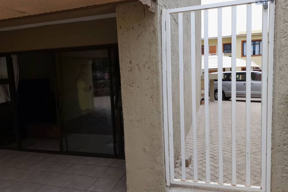 GROUND FLOOR 3 BEDROOM APARTMENT FOR SALE IN ELISENHEIM - Photo 3