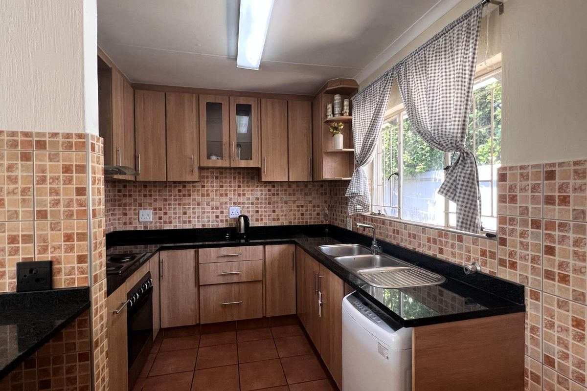 The Best of Townhouse Living in Popular Complex - Photo 5