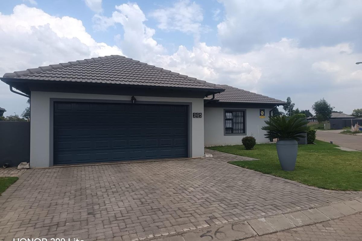 1. "Discover Your Dream Home in Mackenzie Palms!" 2. "Luxurious Living Awaits in This 3-Bedroom Gem!" 3. "Modern Comfort Meets Security in Mackenzie Palms!" 4. - Photo 3