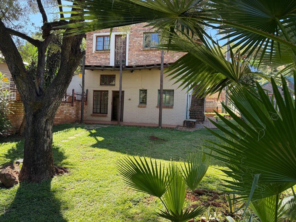 Front view & Communal garden