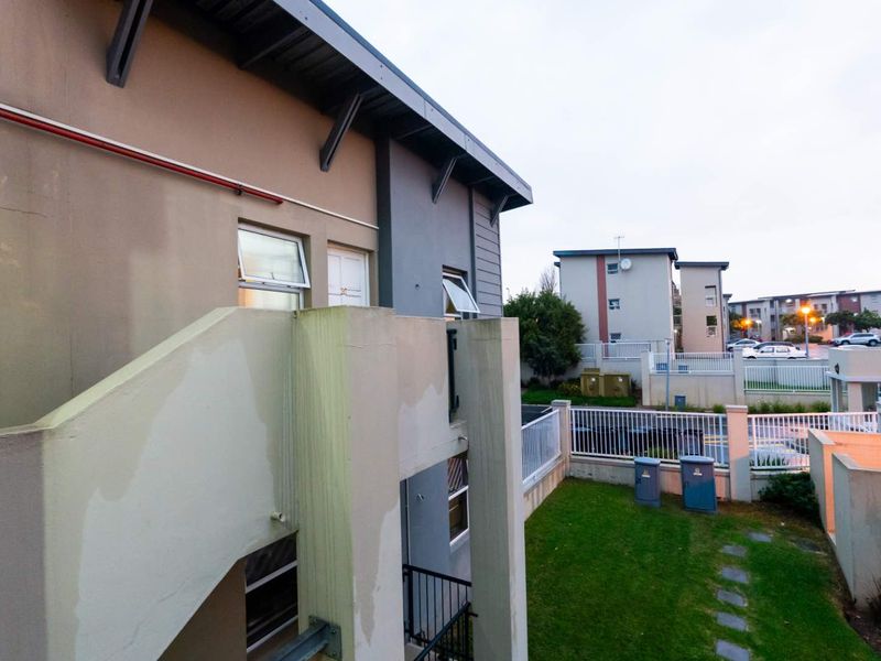 secure 2 bedroom apartment  for sale in Buhrein Estate - Photo 2