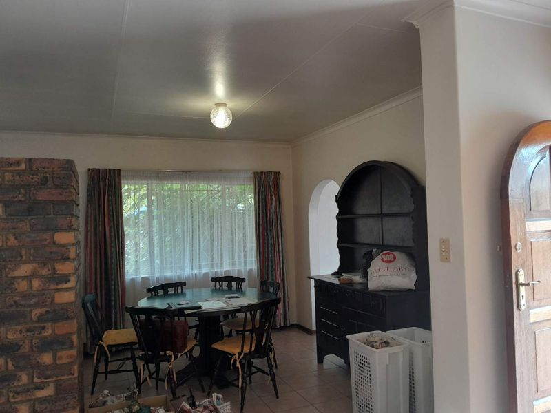 Face Brick 3 Bedroom Home in Elandspark - Photo 4