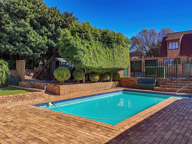 Beautifully Appointed 3-Bedroom Townhouse in Barn Lodge, Boskruin - Photo 7