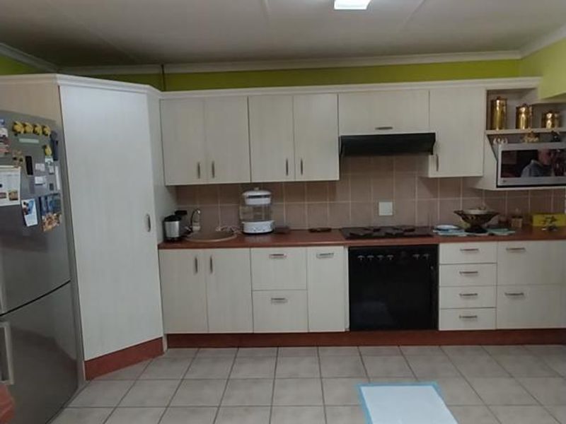 STUNNING 6.1 HECTARE SMALLHOLDING AND SPACIOUS HOME FOR SALE IN RIETFONTEIN PRETORIA EAST - Photo 10