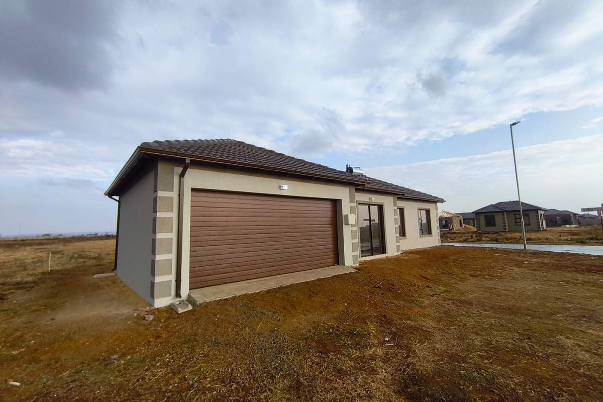 Spacious 3 Bedroom Home for Sale in Windmill Park Ext 32 - Photo 3