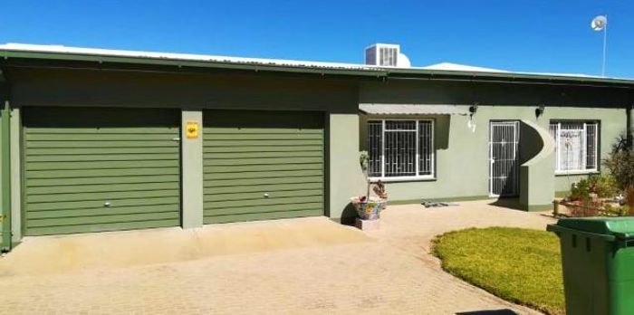 Property #2171936, House For Sale in Keetmanshoop Central