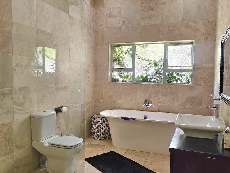 Garden Bliss: 4-Bedroom Gem in Ludwigsdorf - Photo 10