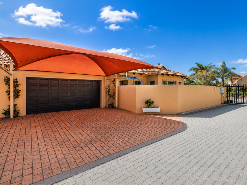 Charming 2 Bedroom Townhouse in Wierda Crest Estate. - Photo 1