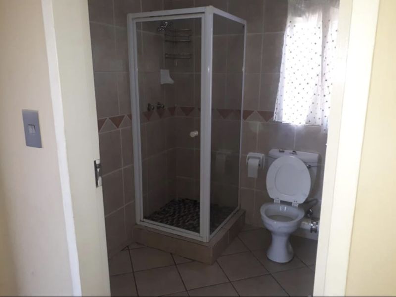 2 Bedroom Duplex Apartment to rent!! - Photo 10
