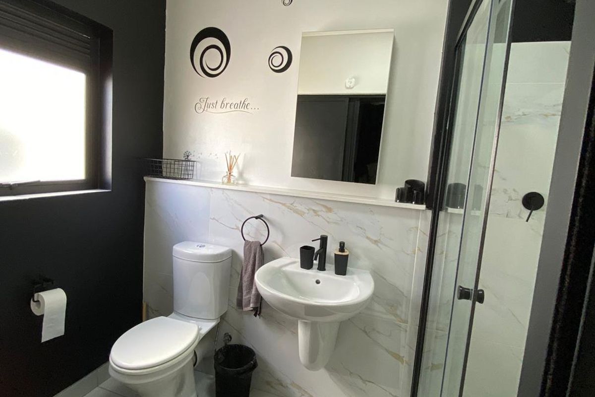 1 Bedroom  Apartment to rent - Photo 3