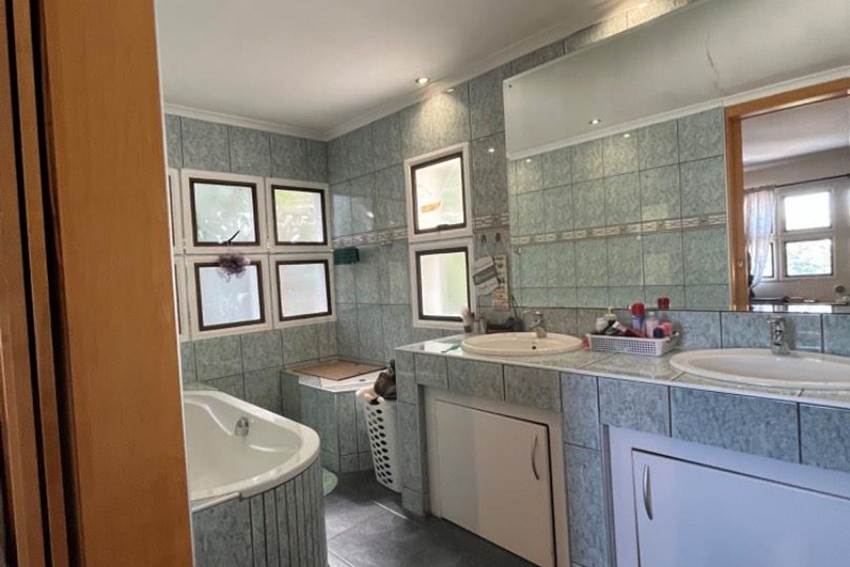 🏡 LUXURY HILL HOME & VACANT LAND | KLEIN WINDHOEK For Sale❗️ N$ 10,500,000 | Excl. costs - Photo 5