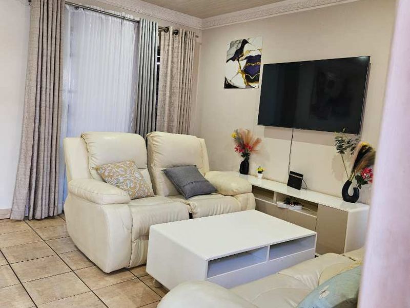 3 bedroom house in the heart of Theresapark - Photo 3