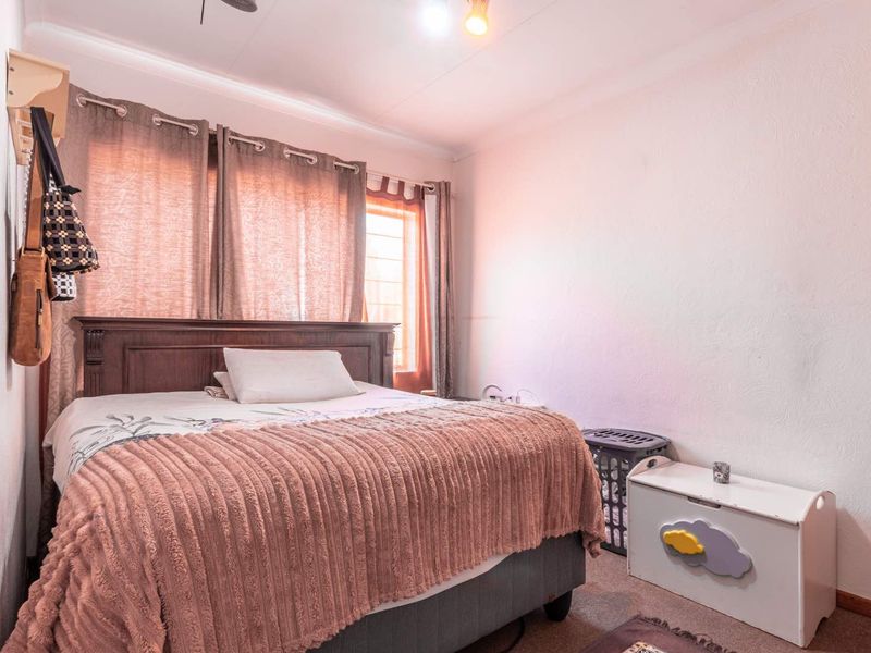 Spacious 2 bed unit for sale. - Photo 9