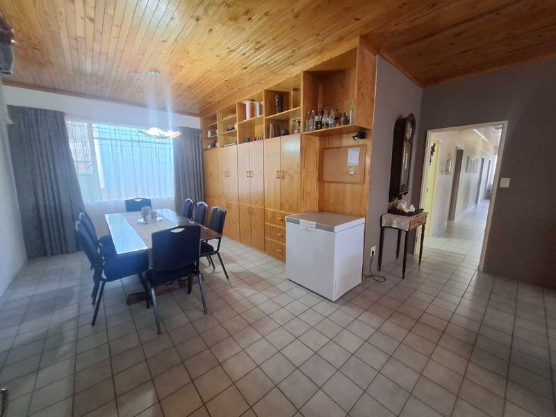 Family home with a flat - Photo 7