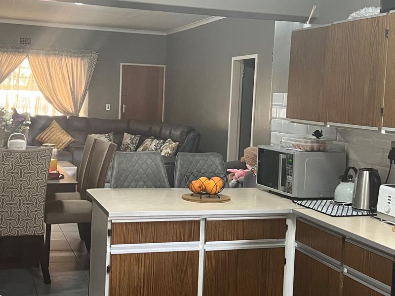 Simply elegant apartment for sale. - Photo 4