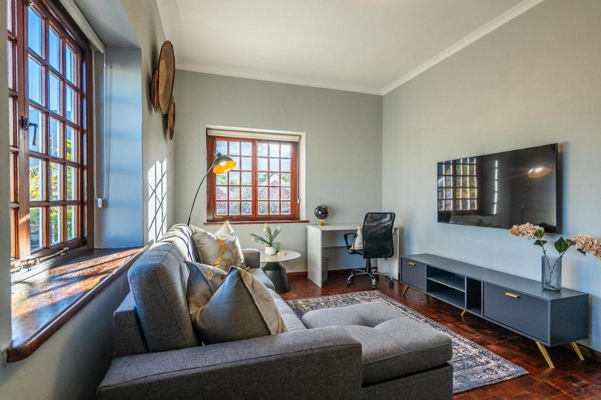 Furnished Franschhoek Apartment with Scenic Views | Available 1 June-31 Oct 2026 - Photo 3