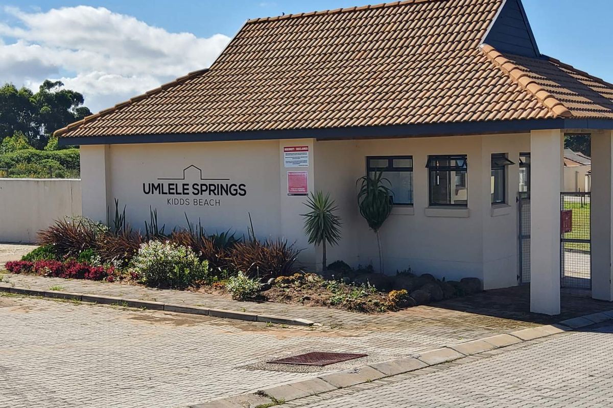 Modern fabulous spaces 3bedroom, family house, with morning fresh sea breeze,  with excellent security and big outside area - Photo 3