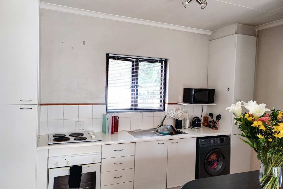 Prime Apartment: Affordable Living with Modern Comforts! - Photo 4