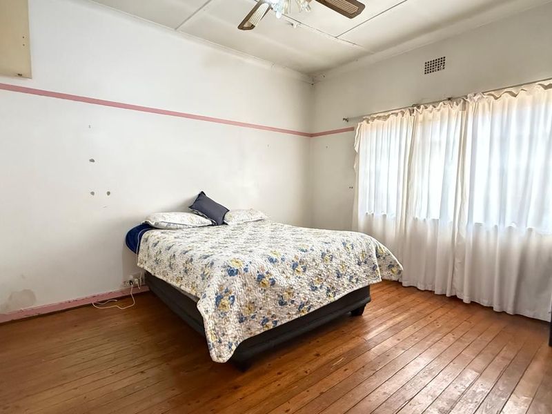 Convenient Living: 3-Bed Home with Extra Income Options - Photo 5