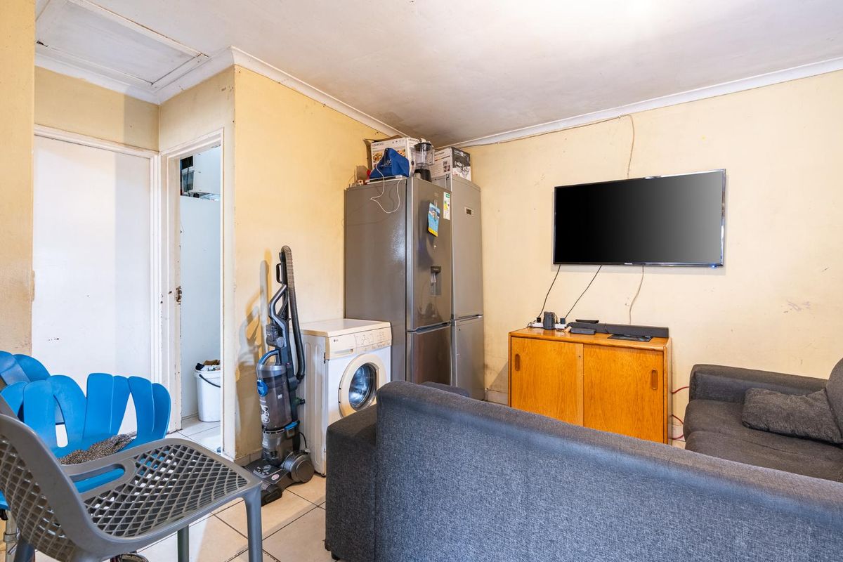 Two Bedroom Home With Flatlet - Photo 3