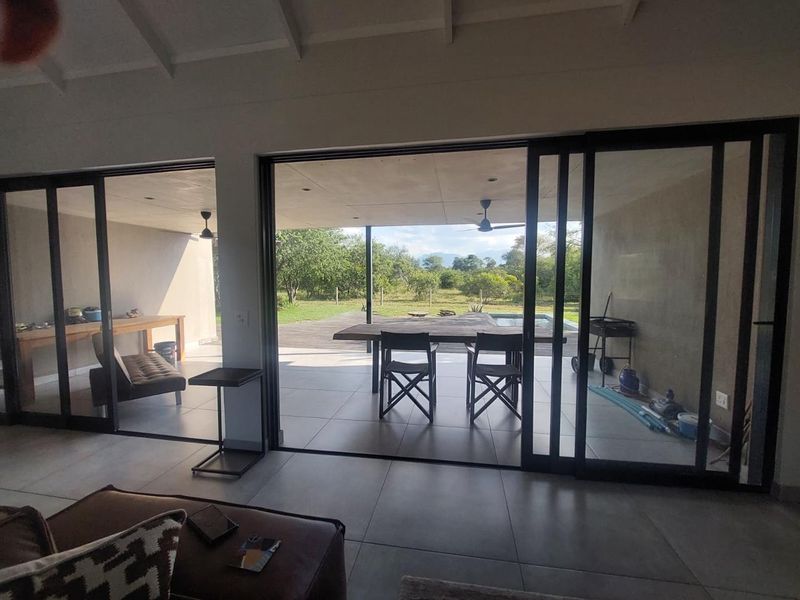 Prime Bushveld Living in Moditlo Wildlife Estate – Furnished Rental - Photo 5