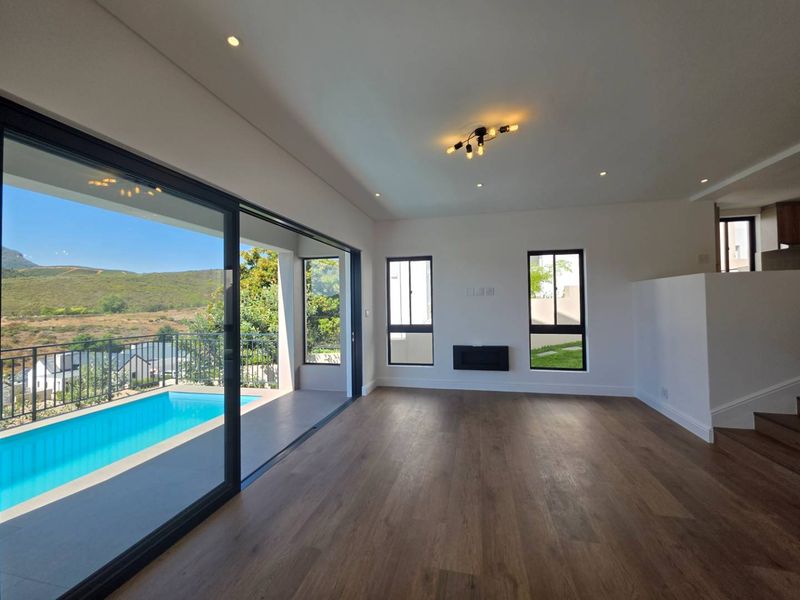 No Transfer Duty! Just move in! - Photo 9