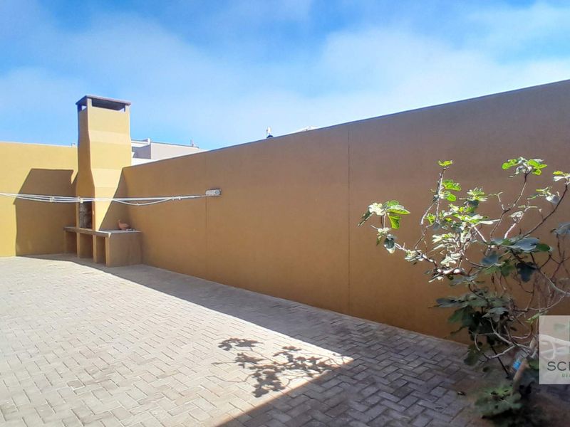 Dream Coastal Home: Stylish 4-Bed, 4-Bath Retreat in Long Beach! - N$3,200,000.00 - Photo 8