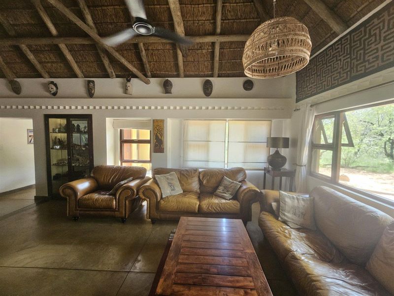 Bushveld Bliss – Furnished Raptors View Wildlife Estate home with pool, boma and Bushbaby Visitors - Photo 3