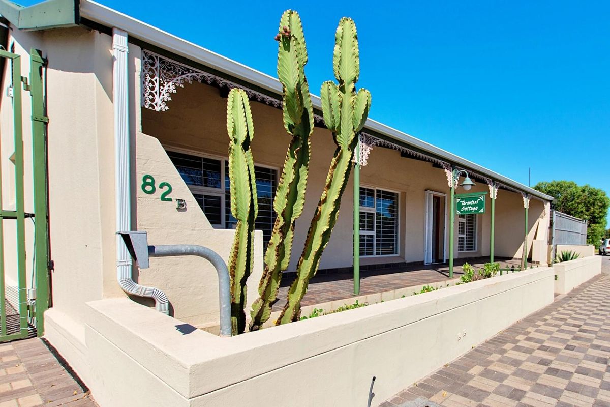 Victorian Style Property in Center of Town. - Photo 3