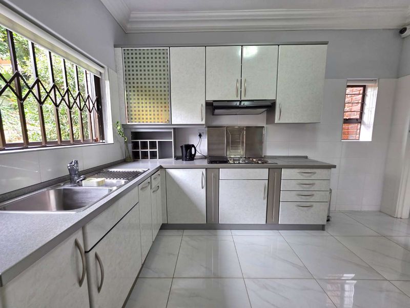 Modern Single-Level Townhouse For Sale in Gillitts! - Photo 5