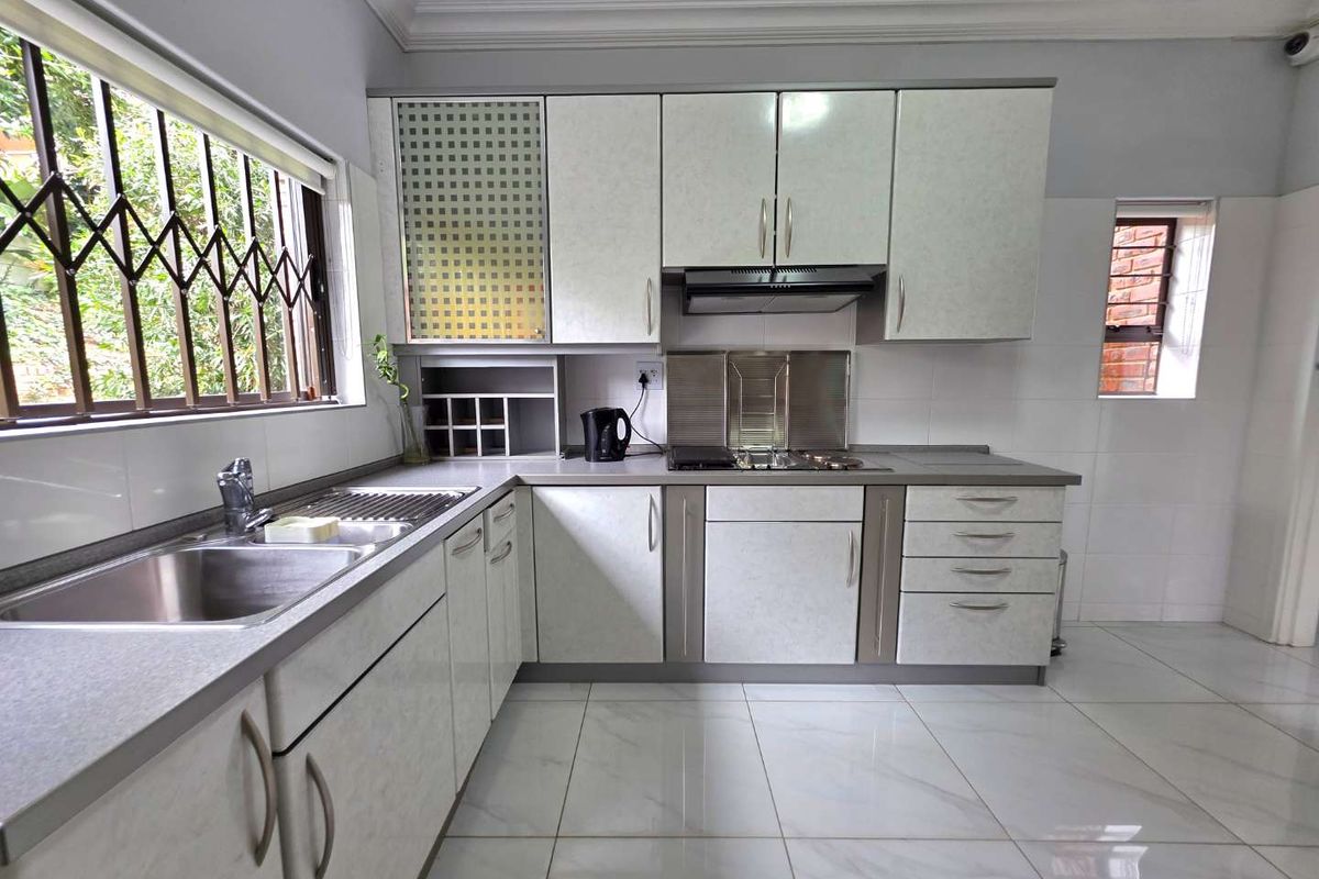 Modern Single-Level Townhouse For Sale in Gillitts! - Photo 5