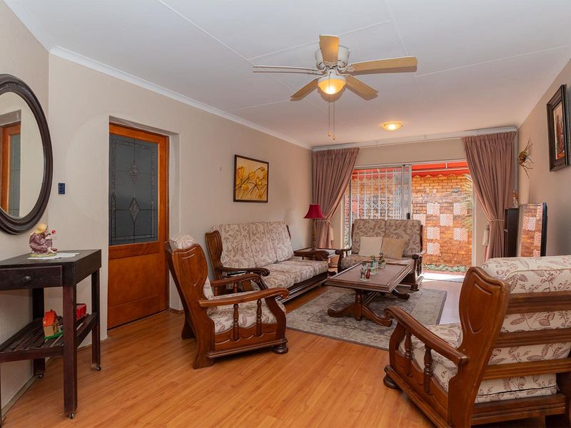Spacious & Secure 3-Bedroom Townhouse in Edleen – Move-In Ready! - Photo 6