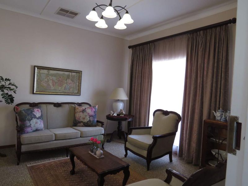 Stunning 4-Bedroom Upmarket Home for Sale in Kakamas – Style, Space & Elegance! - Photo 7