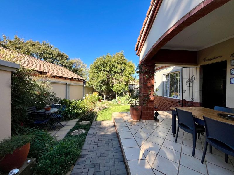 2 Bedroom Unit for Sale – Prime Location, Spacious 121 m2 - Photo 2