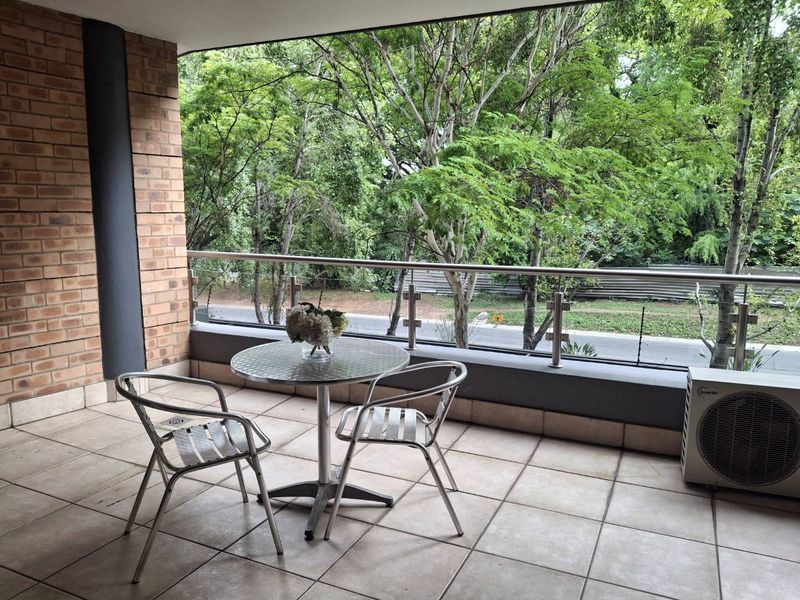 A BEAUTIFULLY FURNISHED TWO BEDROOM APARTMENT - Photo 1