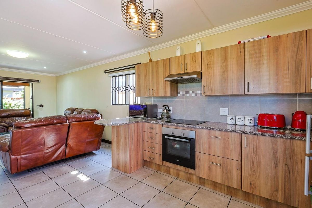 Amazing 3 Bedroom Home in Zambezi Manor Lifestyle Estate - Photo 5