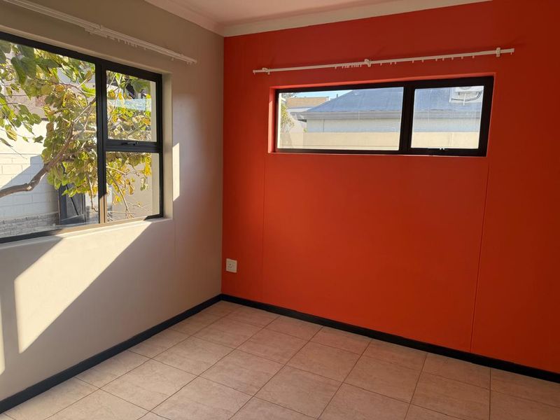 FOR RENT: GOLDEN OLDIE -  3 BEDROOM HOUSE - CENTRAL ,SWAKOPMUND - Photo 6