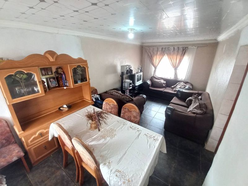 Two Bedrooms house for sale - Photo 8