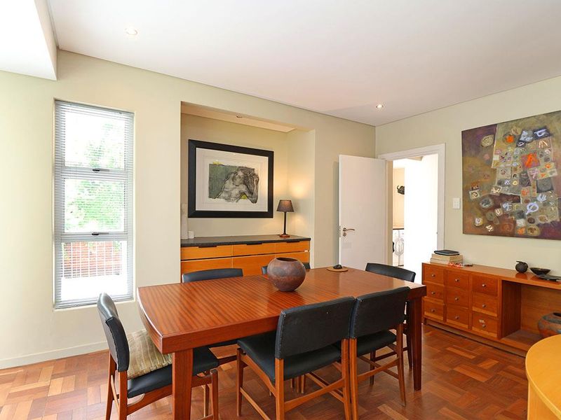 Modern Comfort Meets Elegance in Sandringham - Photo 8