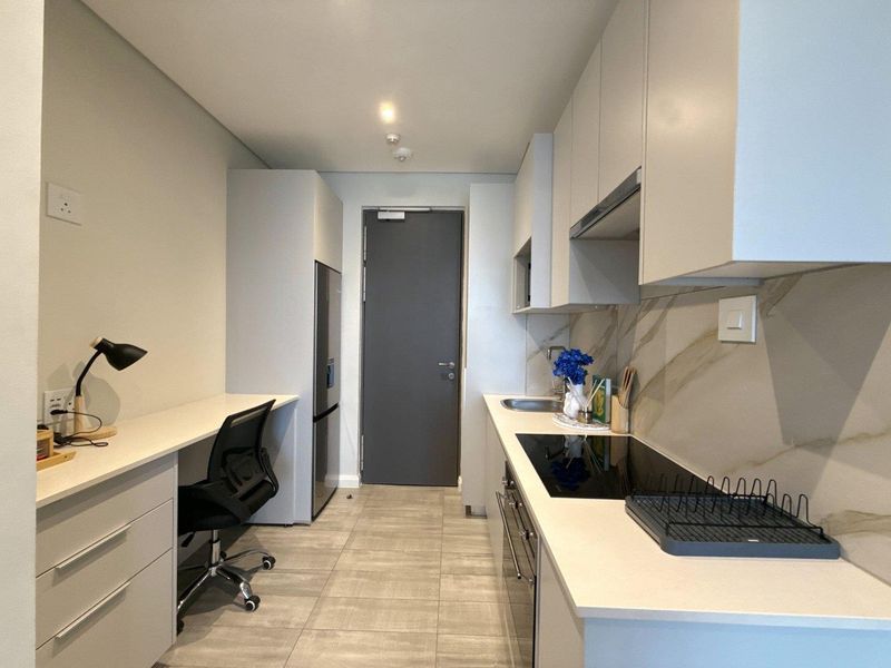 Stylish Fully Furnished 1-Bedroom Apartment | The Capital Trilogy, Menlyn Maine - Photo 4