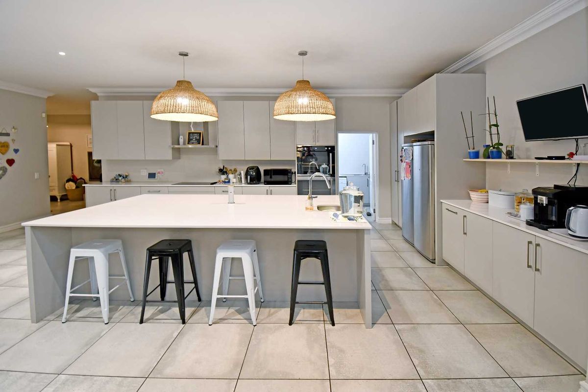 Bryanston Beauty - Photo 4