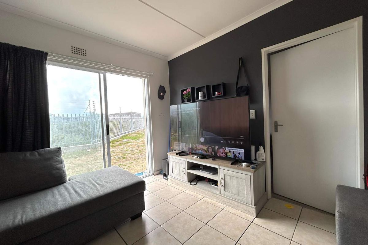 Ground Floor Lock Up And Go - Photo 3